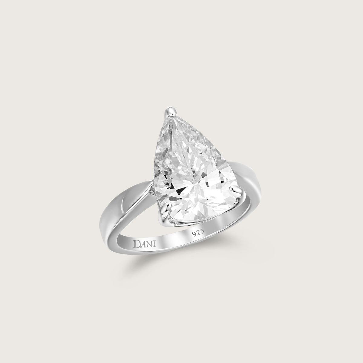 Dreamy Pear Splendor Ring