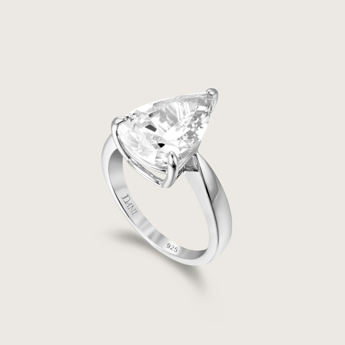 Dreamy Pear Splendor Ring