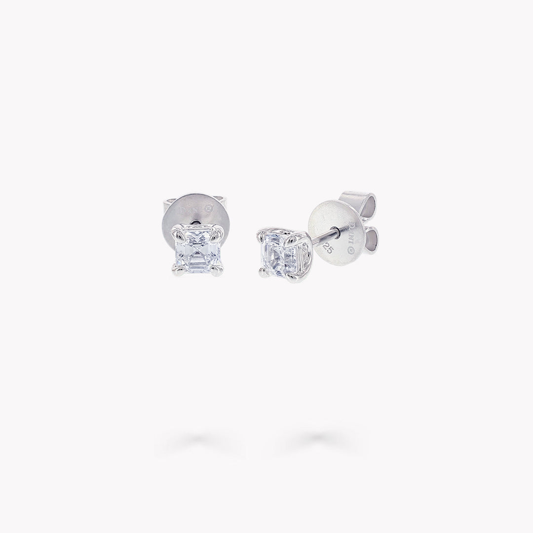 4 Prong Stud Earrings
