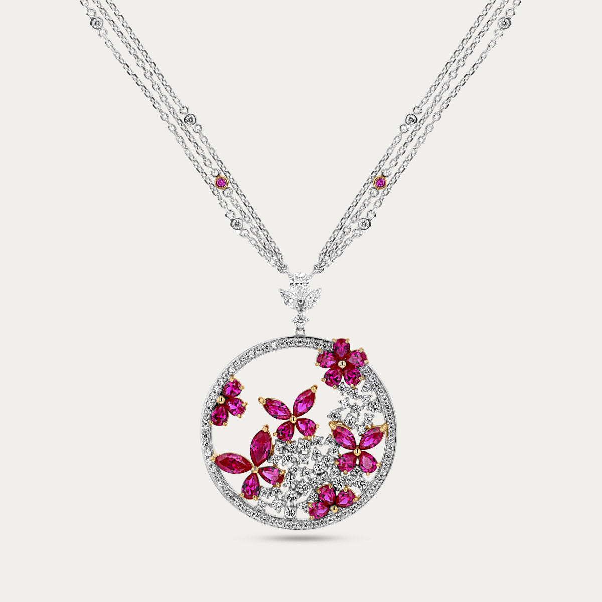 قلادة ألماس متدلية مزينة بحجر الياقوت