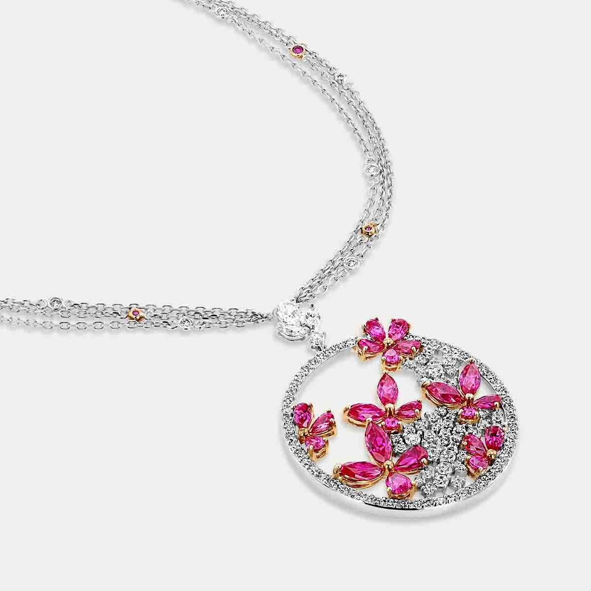 قلادة ألماس متدلية مزينة بحجر الياقوت