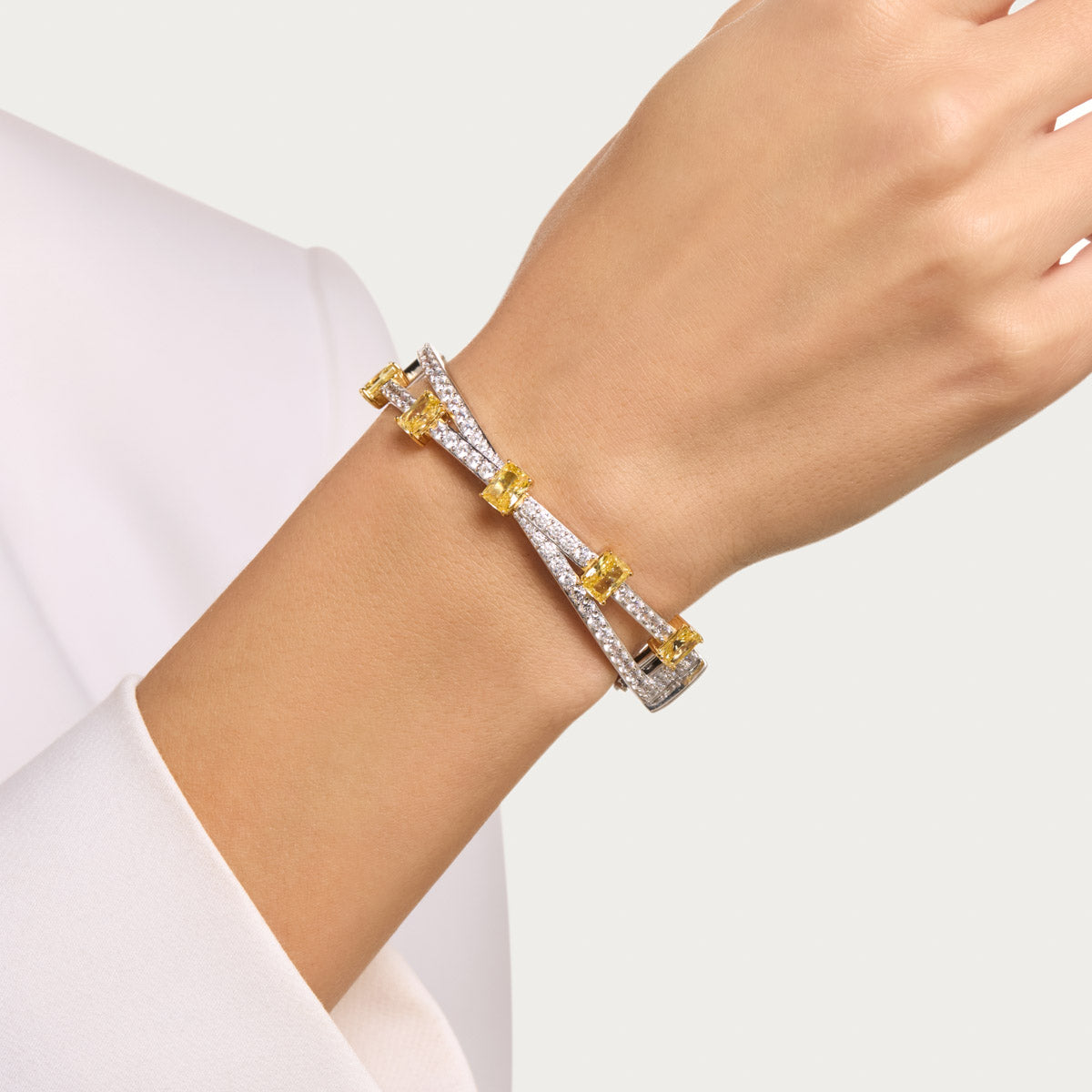 Dual-Tone Emerald & Round Bangle