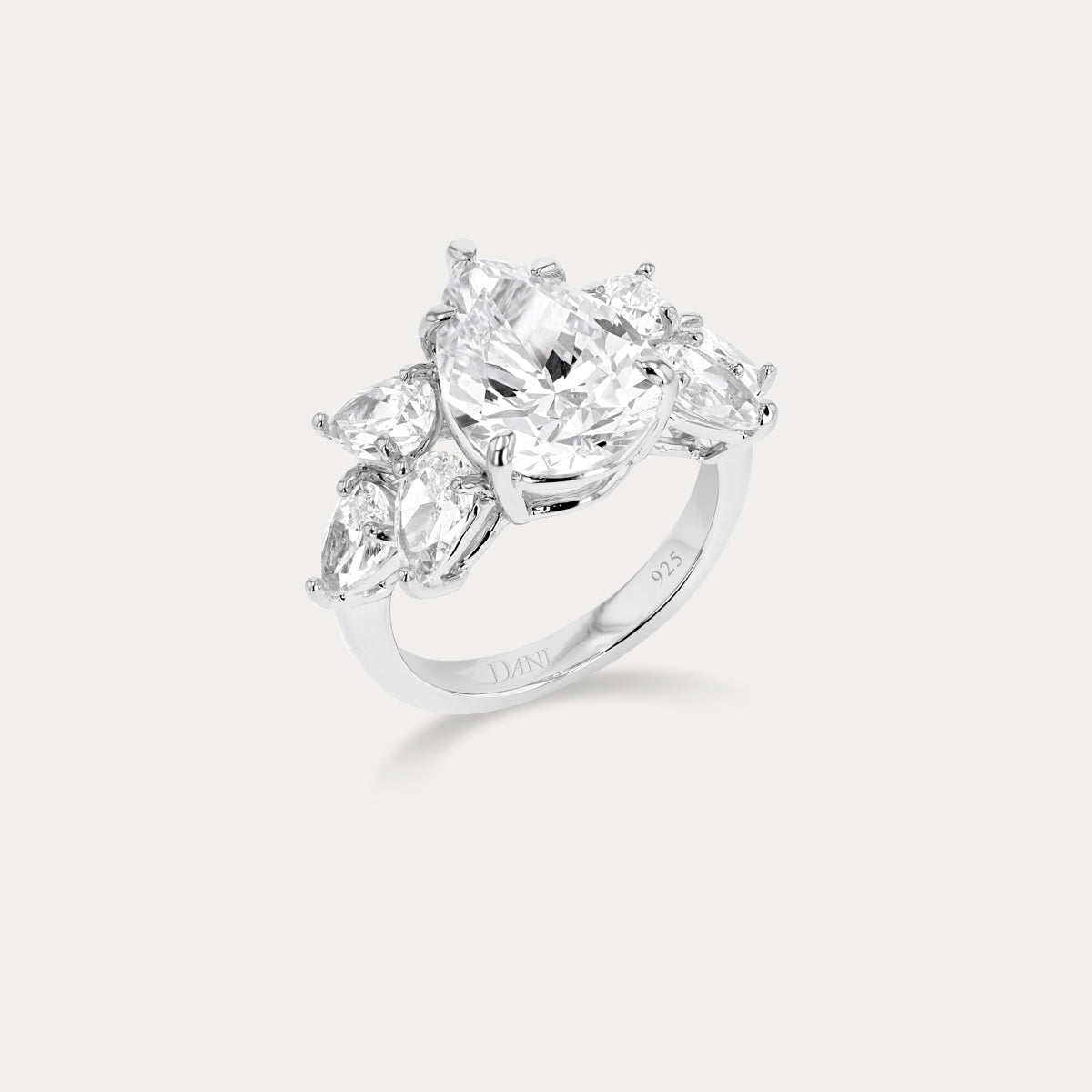 Pear-Cut Cluster Ring