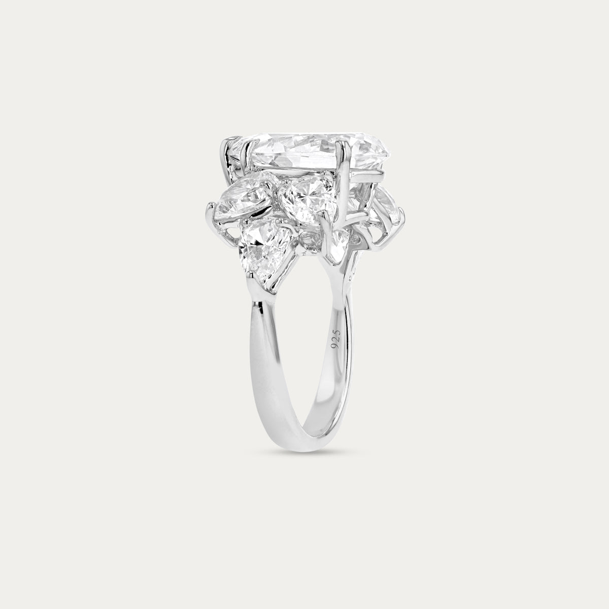 Pear-Cut Cluster Ring