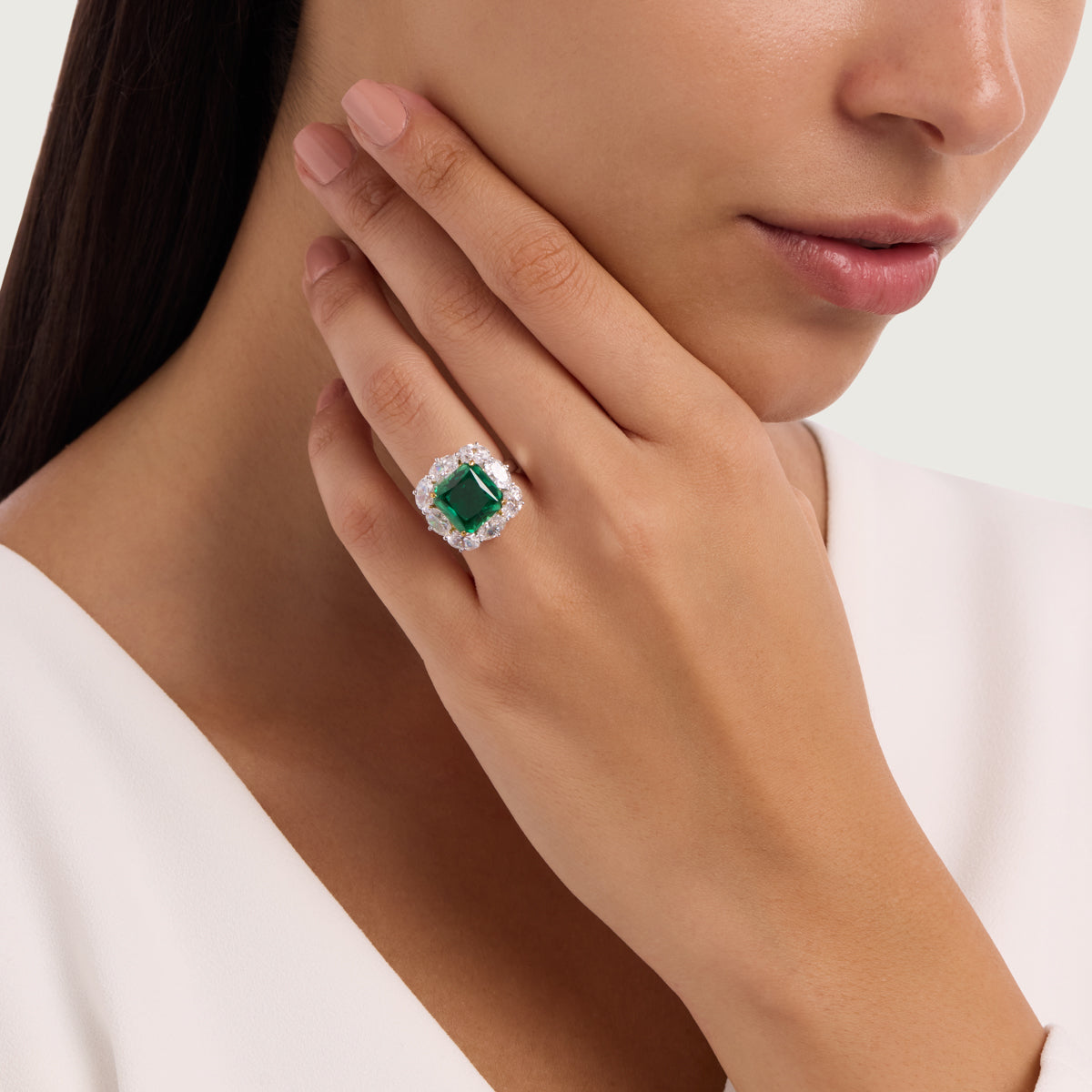 Timeless Emerald Glow Ring