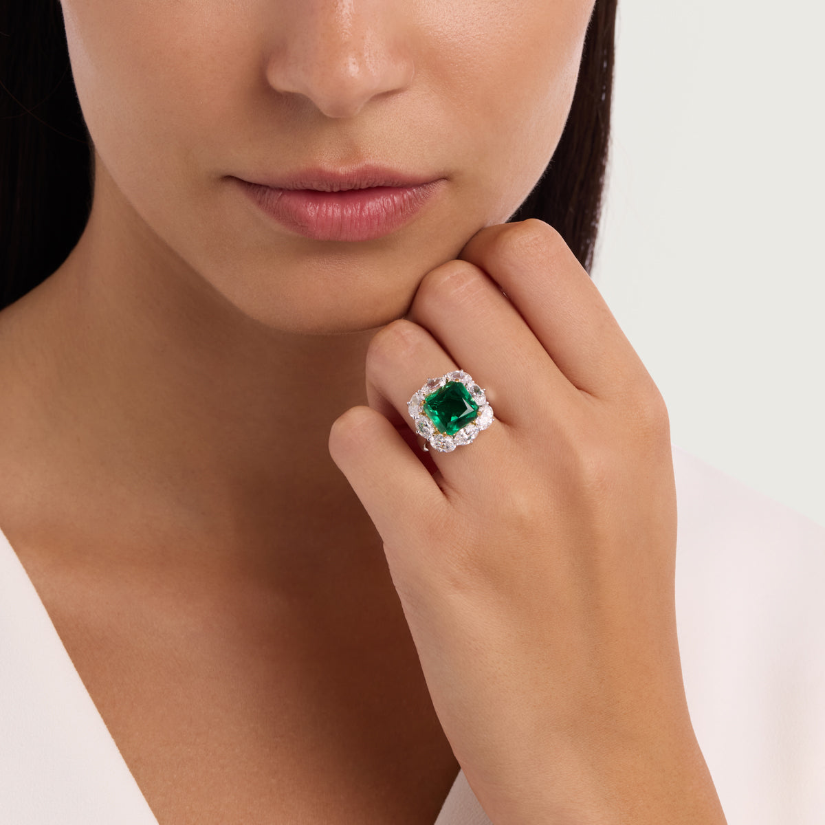 Timeless Emerald Glow Ring