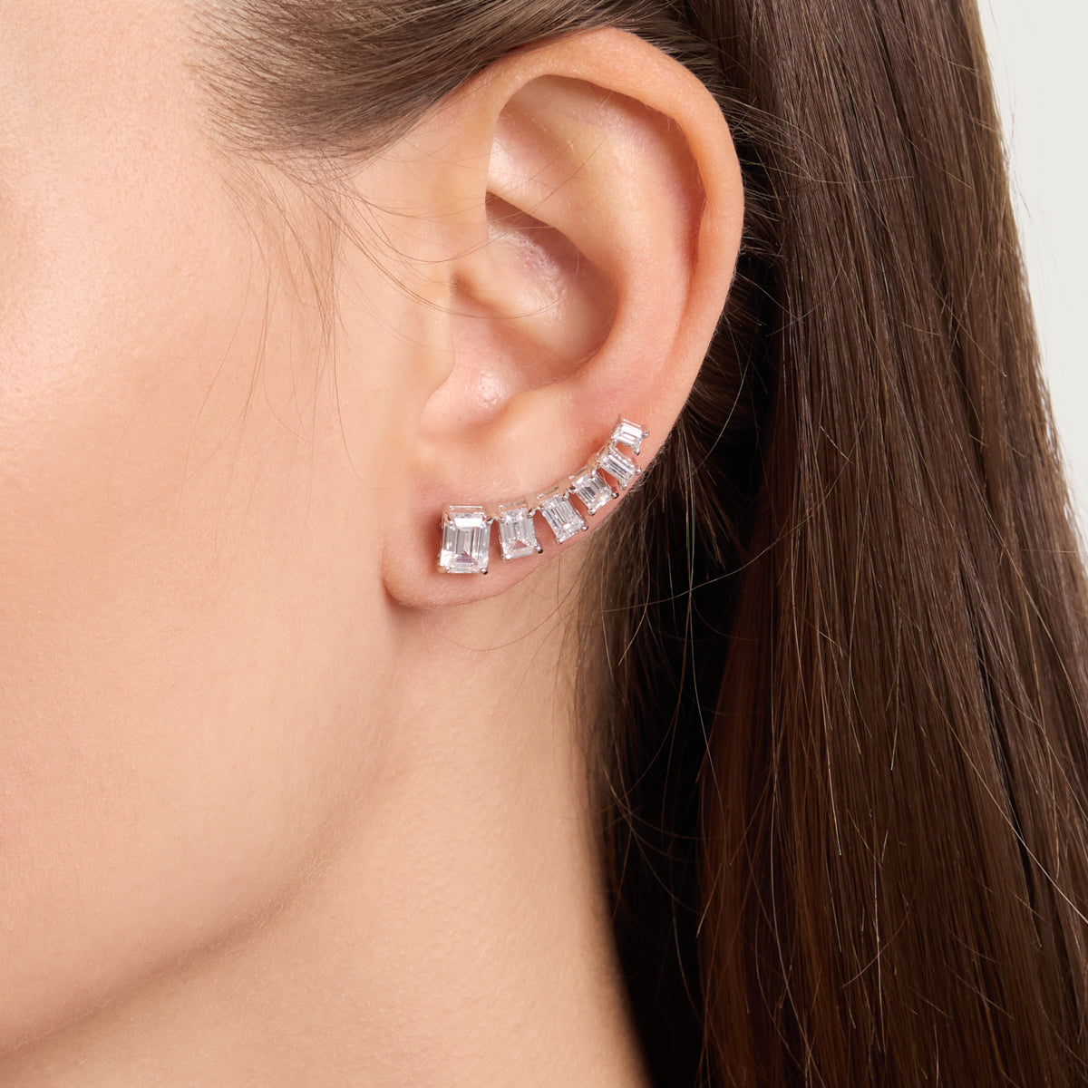 كُفّ أذن مضيء مزين