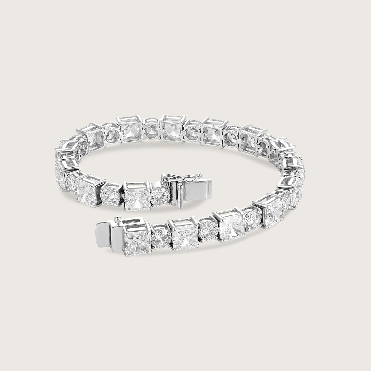 Lustrous Emerald Gleam Bracelet