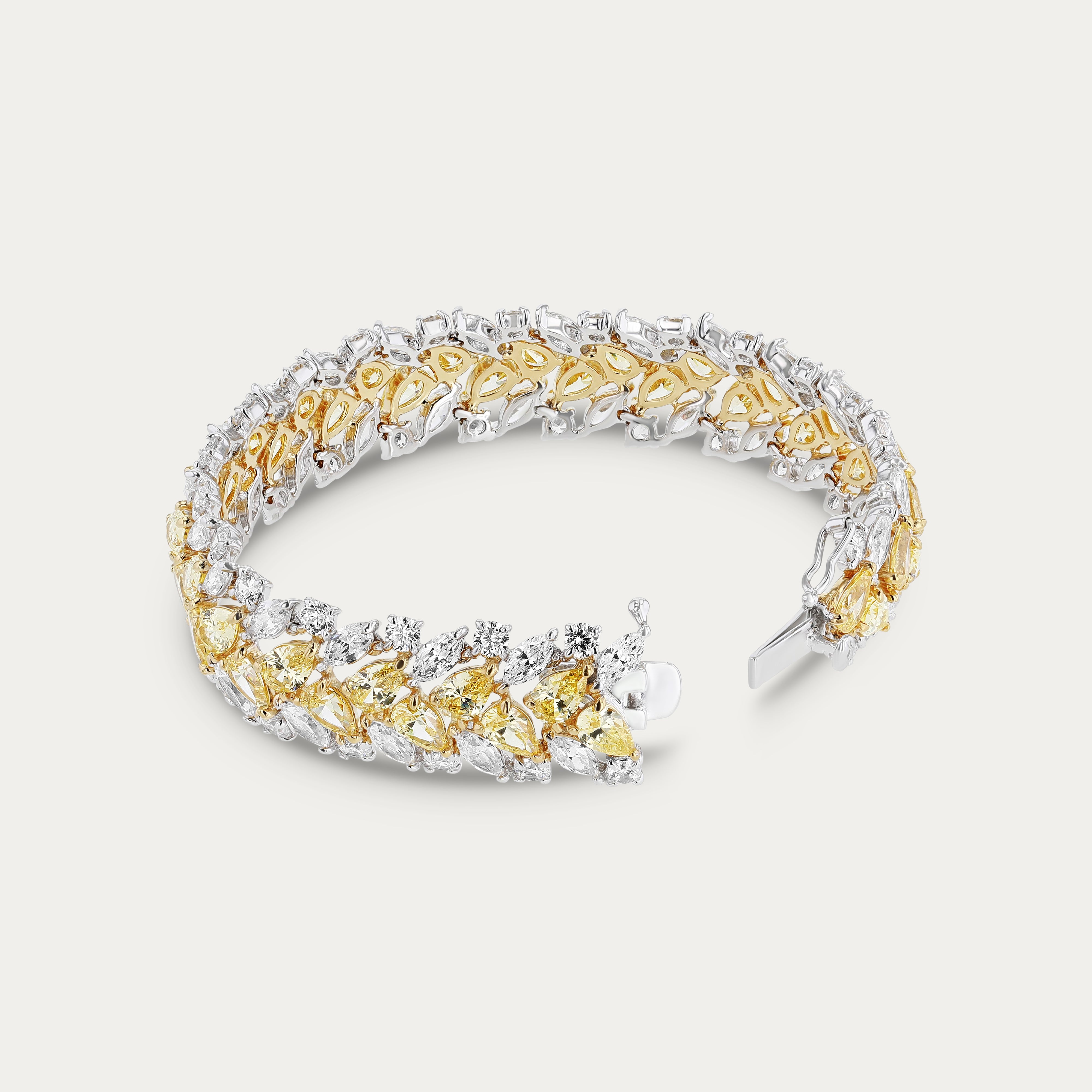 Crest Cluster Bracelet