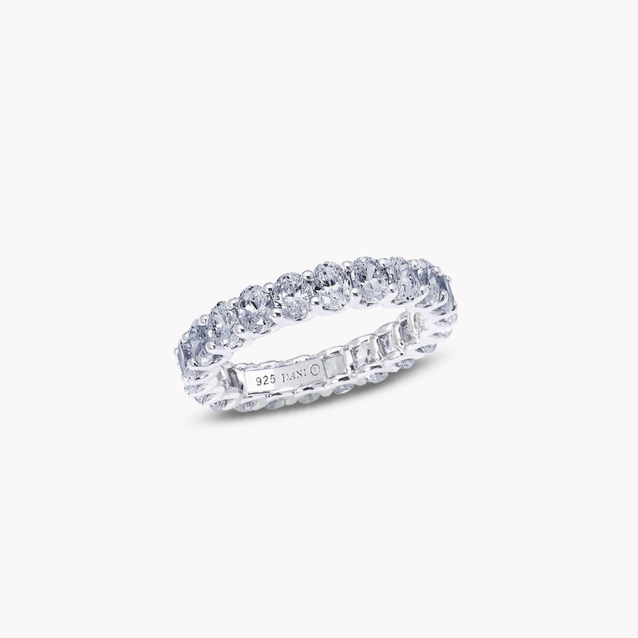 Uternity Band Ring