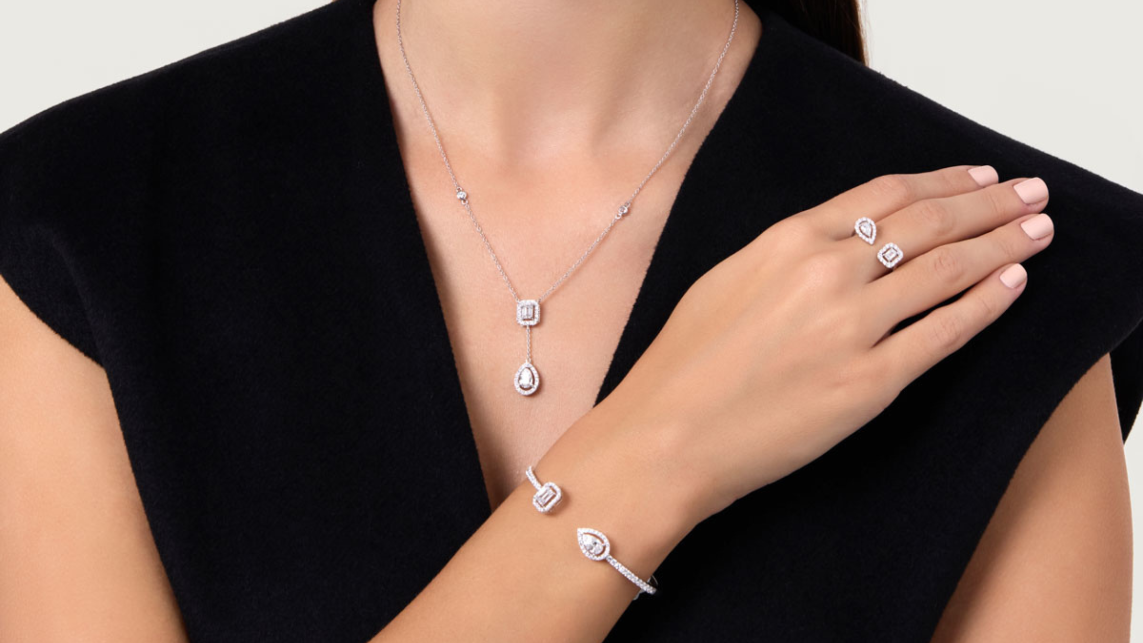 The Ultimate Guide to Choose the Perfect Jewelry for Skin Tone