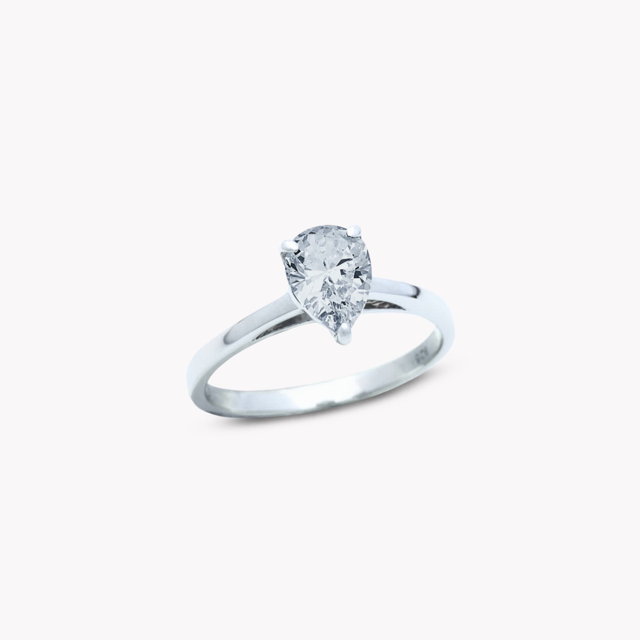 3 Prong Solitaire Ring