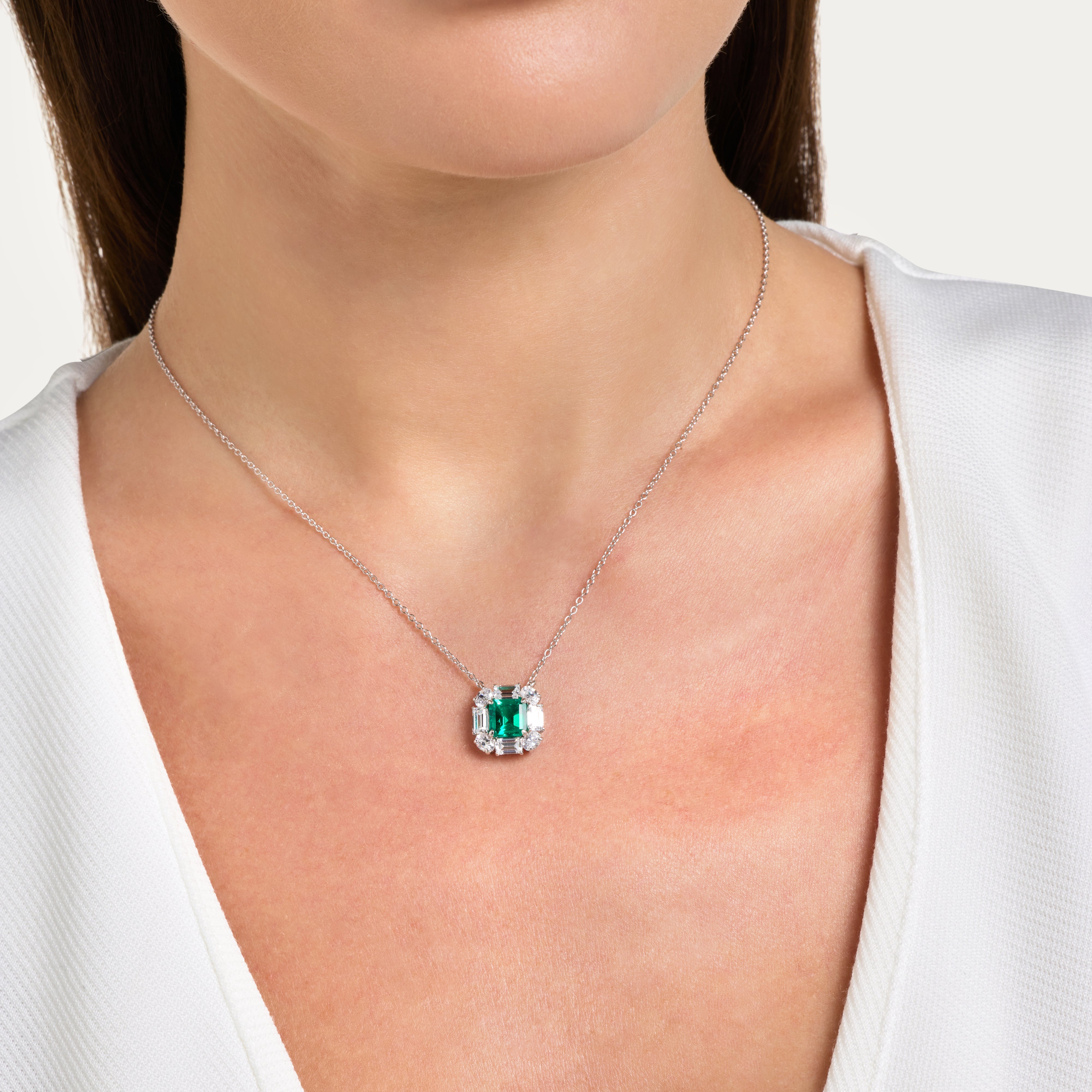 Verdant Regal Pendant