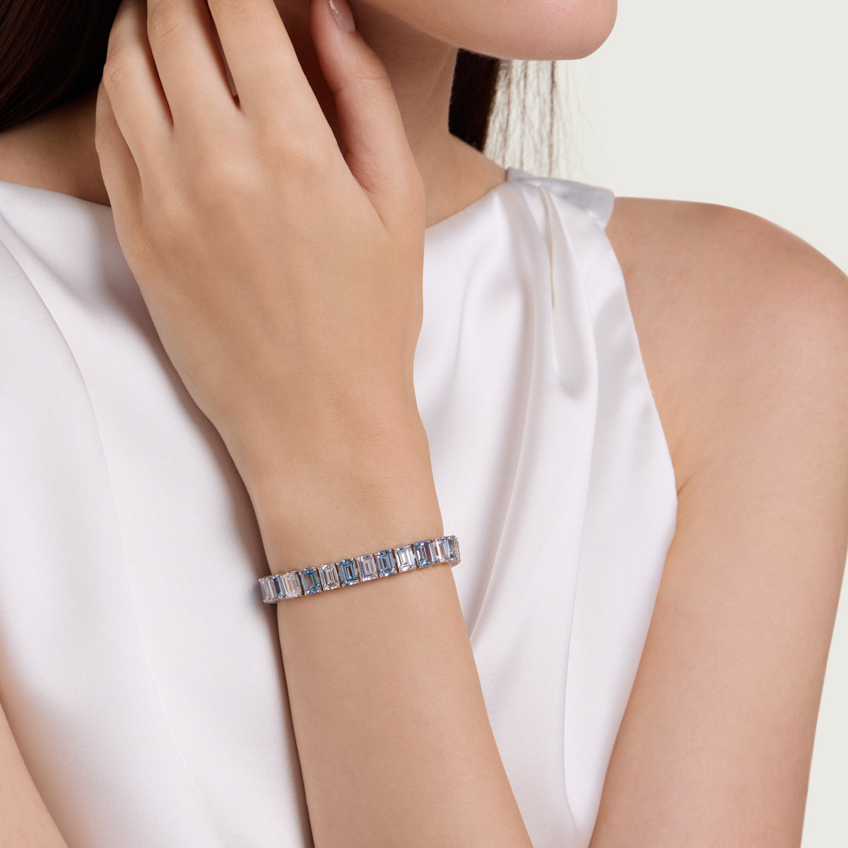 Light Sapphire Gem Bracelet